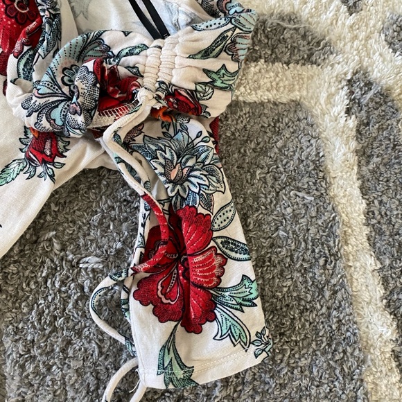 Flower pattern bodysuit - Picture 4 of 7